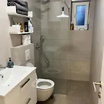 Noah Apartman *