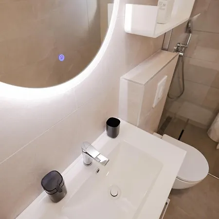 Noah Apartman